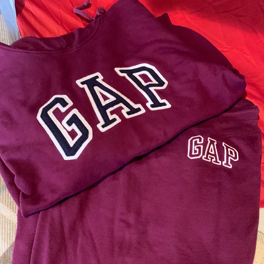 Gap sweatsuit